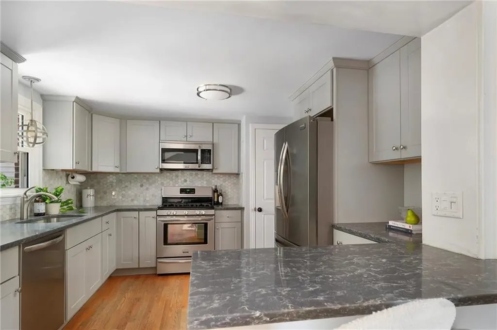 14 Black Creek Lane Warwick RI 02888