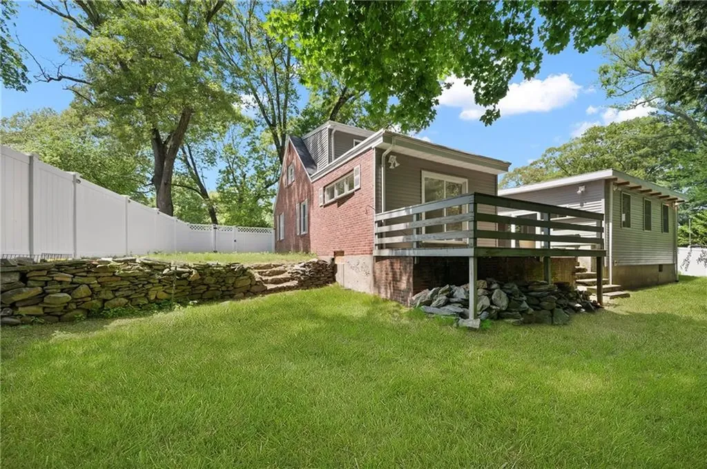 14 Black Creek Lane Warwick RI 02888