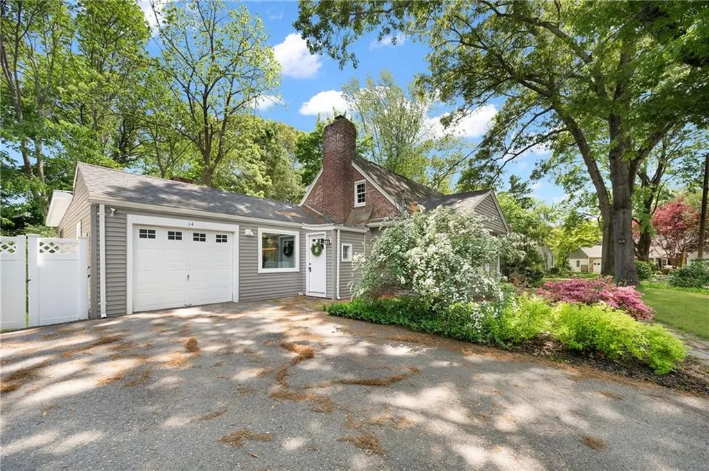 14 Black Creek Lane Warwick RI 02888