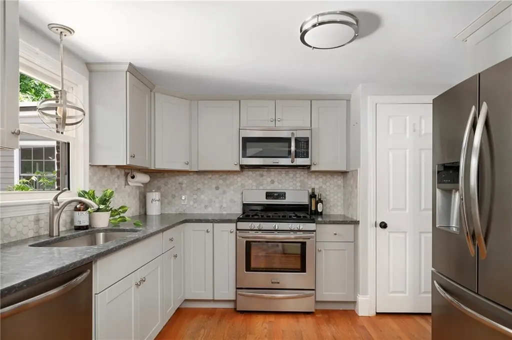 14 Black Creek Lane Warwick RI 02888