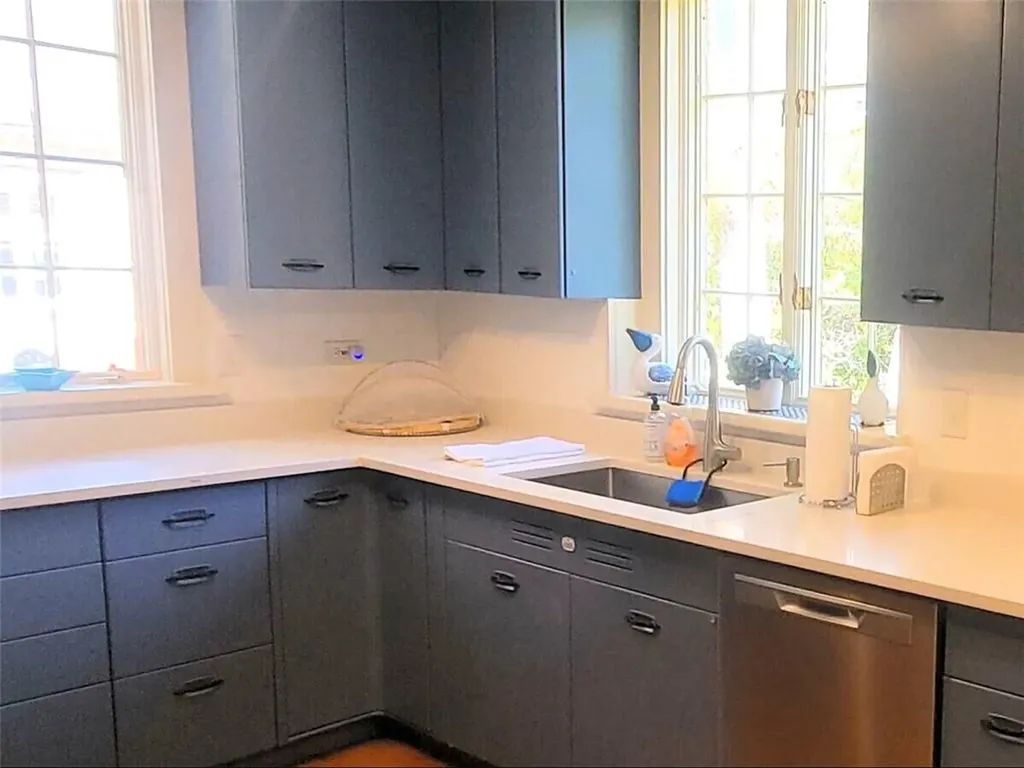2625 B Commodore Perry Highway South Kingstown RI 02879