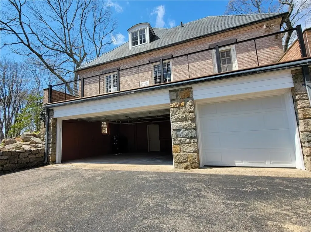 2625 B Commodore Perry Highway South Kingstown RI 02879