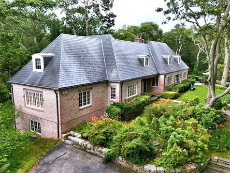 2625 B Commodore Perry Highway South Kingstown RI 02879