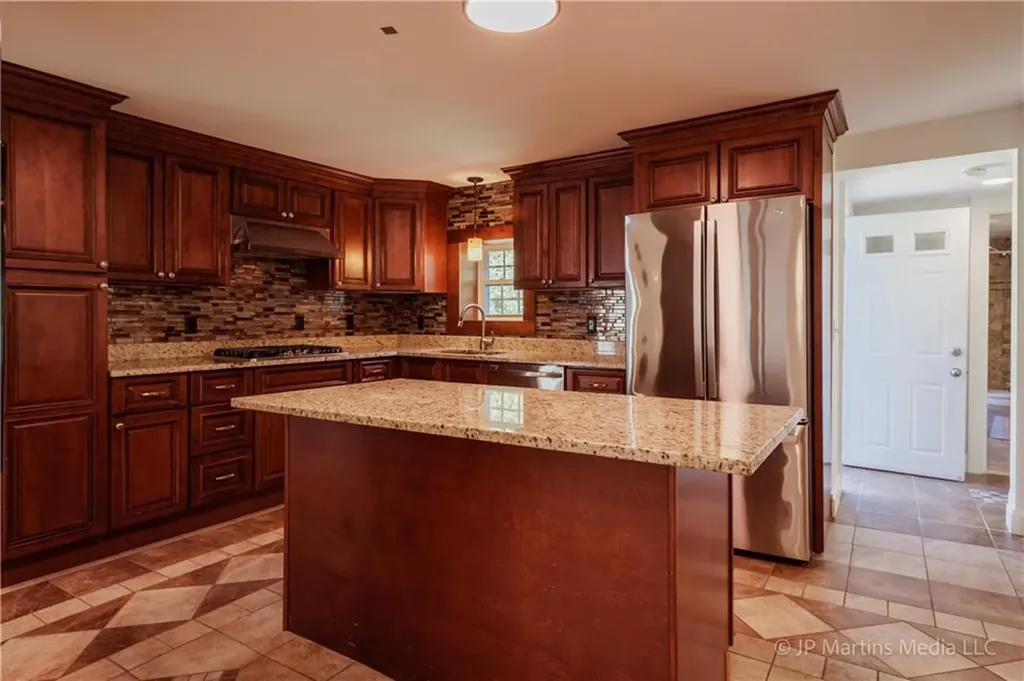 58 Spooner Avenue Warwick RI 02886