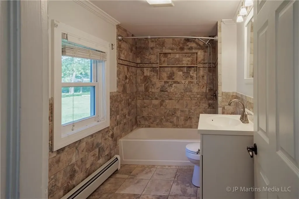 58 Spooner Avenue Warwick RI 02886