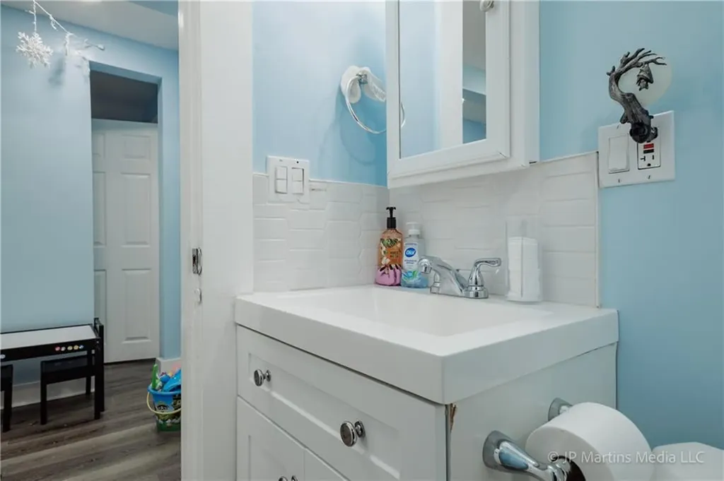 58 Spooner Avenue Warwick RI 02886