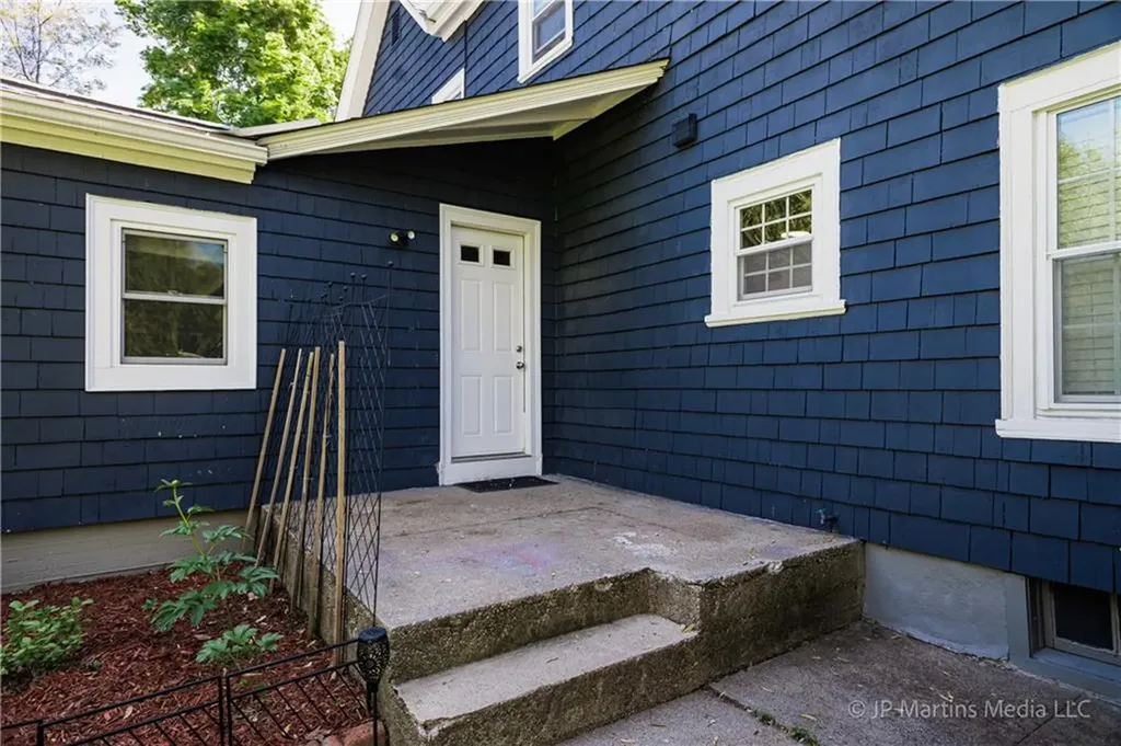 58 Spooner Avenue Warwick RI 02886