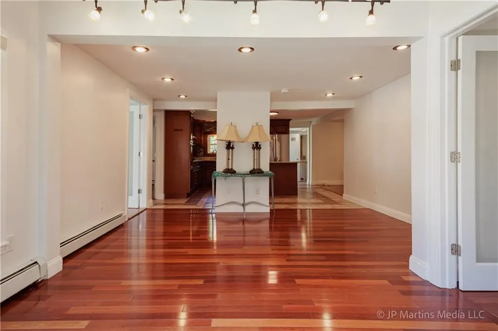 58 Spooner Avenue Warwick RI 02886