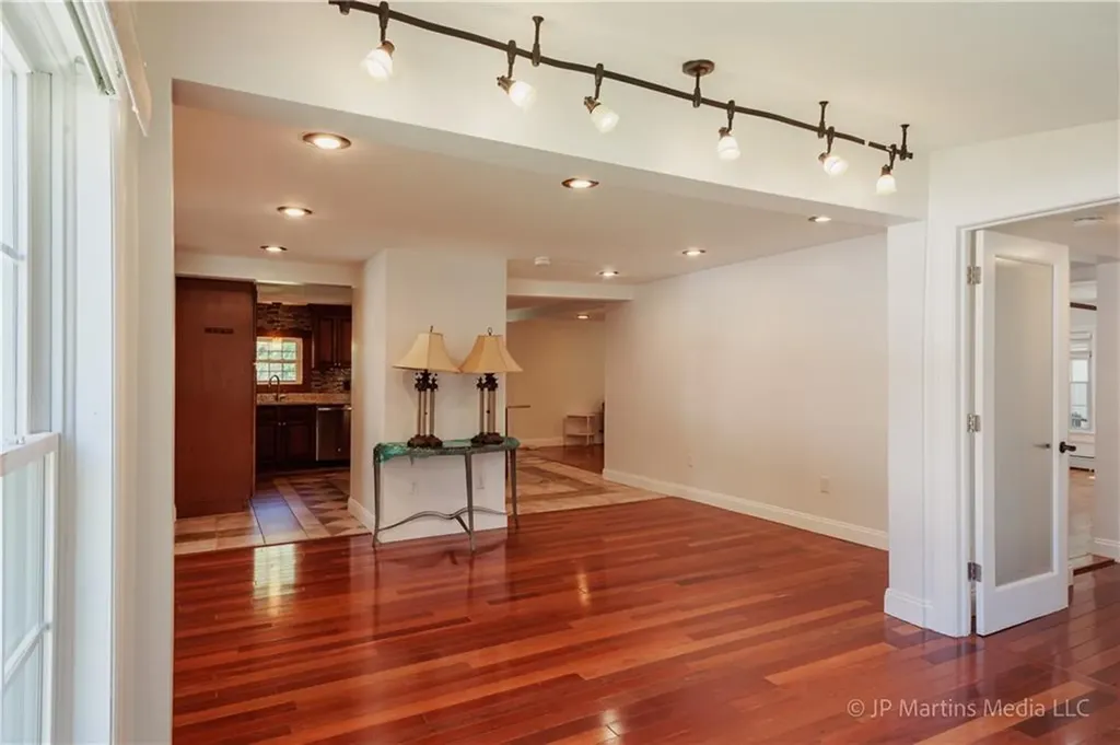 58 Spooner Avenue Warwick RI 02886