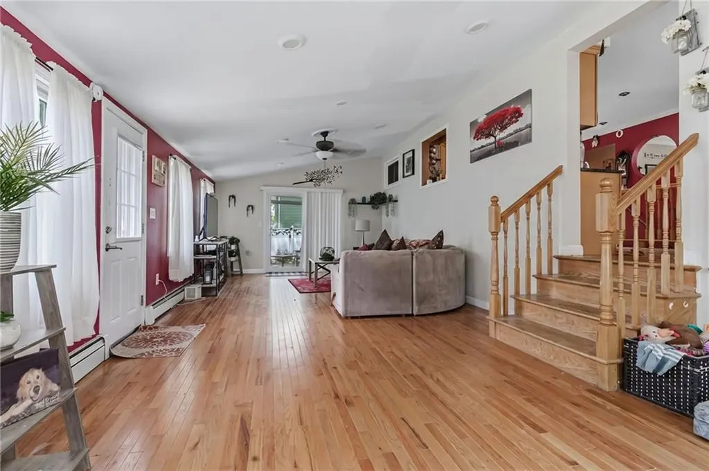 194 Parkside Avenue Pawtucket RI 02861