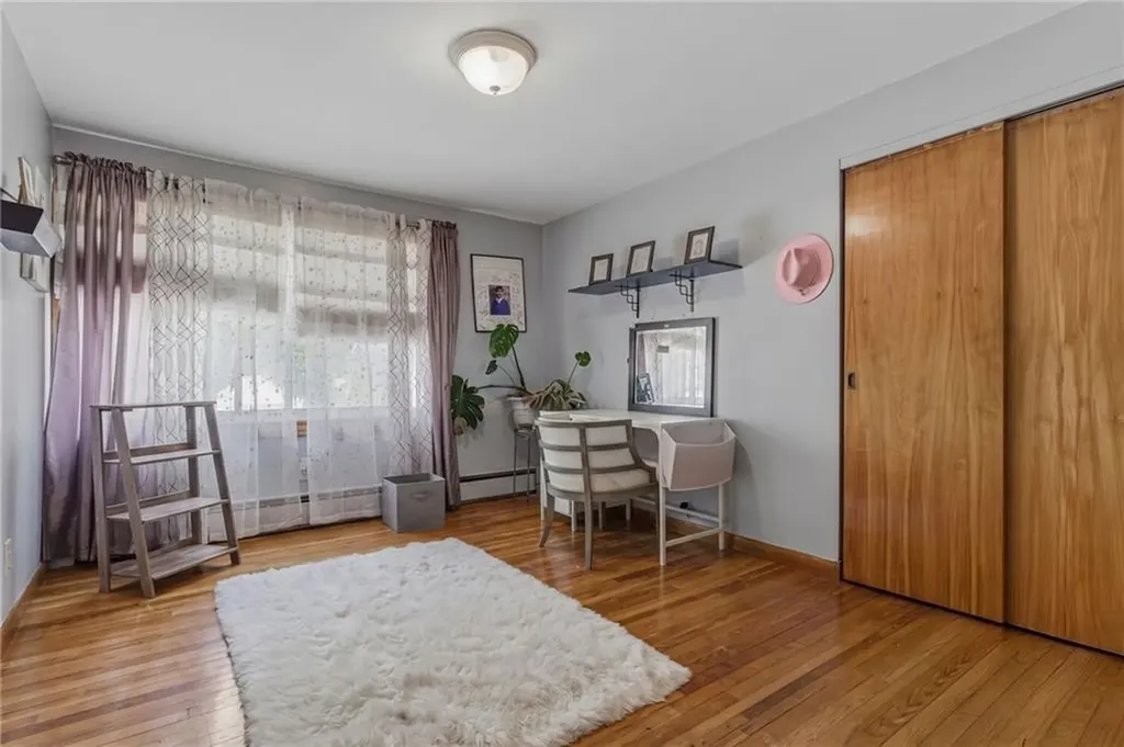 194 Parkside Avenue Pawtucket RI 02861