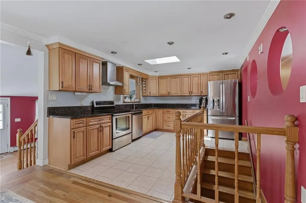 194 Parkside Avenue Pawtucket RI 02861