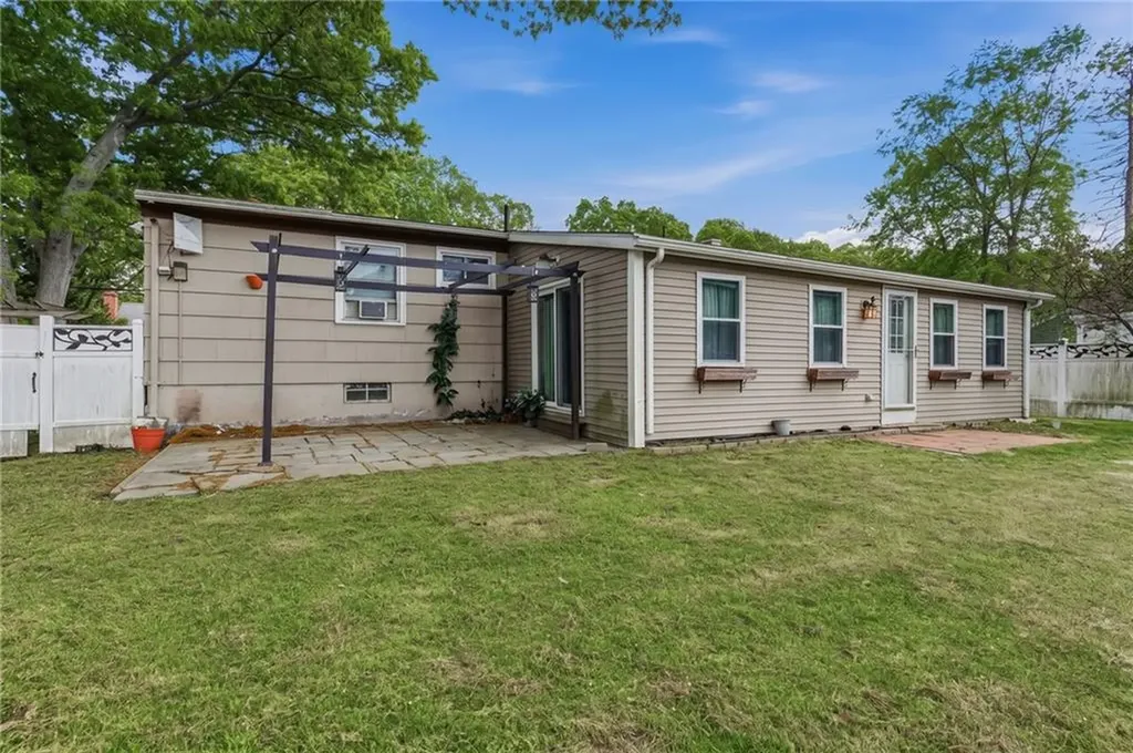 194 Parkside Avenue Pawtucket RI 02861