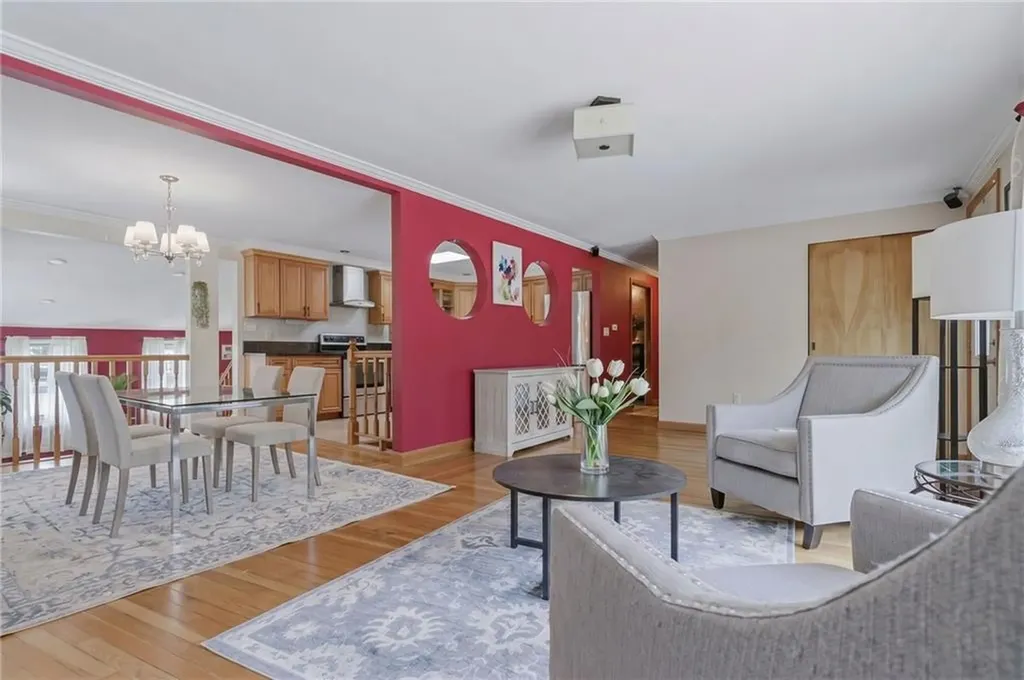 194 Parkside Avenue Pawtucket RI 02861
