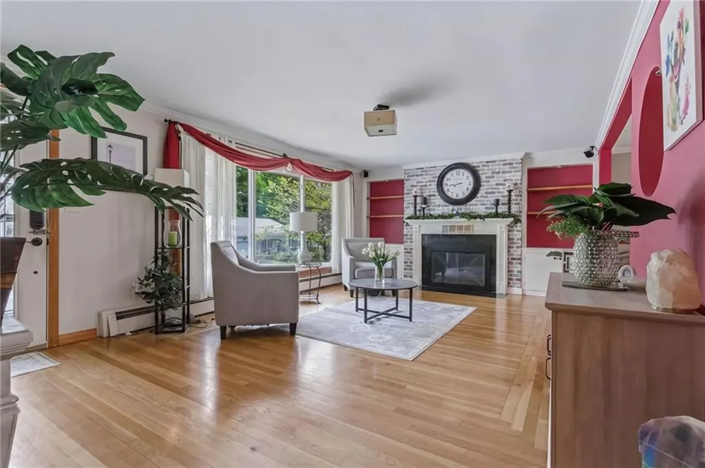 194 Parkside Avenue Pawtucket RI 02861