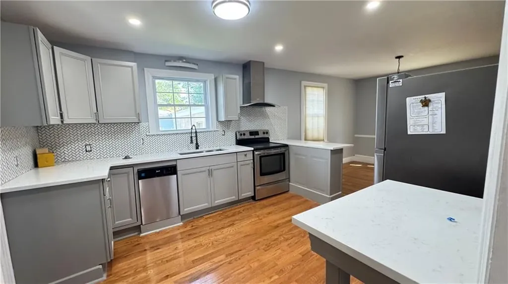 175 Canton Street Providence RI 02908