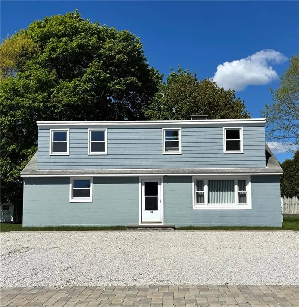 10 Anawan Avenue Narragansett RI 02882