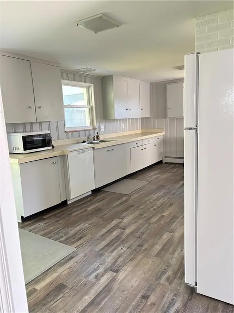 10 Anawan Avenue Narragansett RI 02882