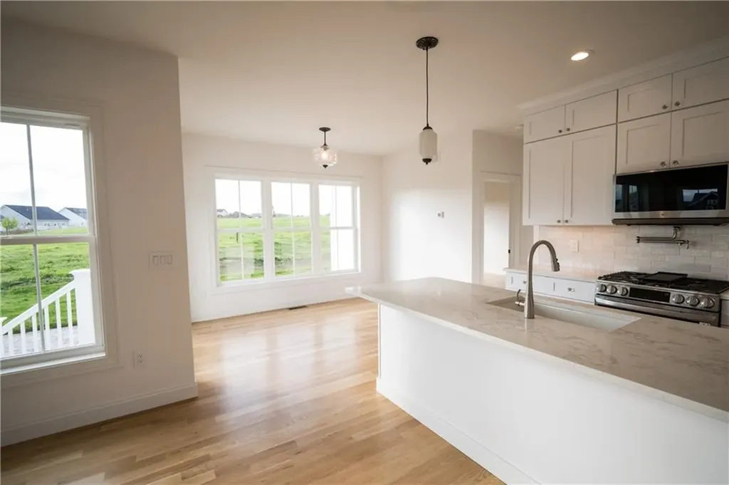 10 Revolution Way Middletown RI 02842