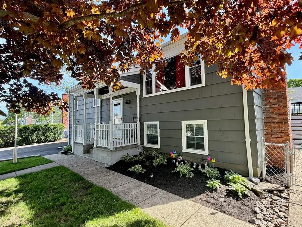 770 Metacom Avenue Bristol RI 02809