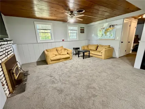 770 Metacom Avenue Bristol RI 02809