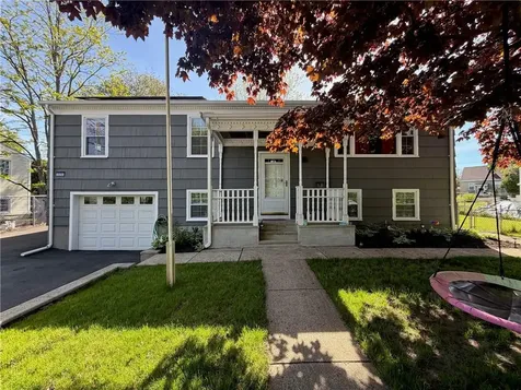 770 Metacom Avenue Bristol RI 02809