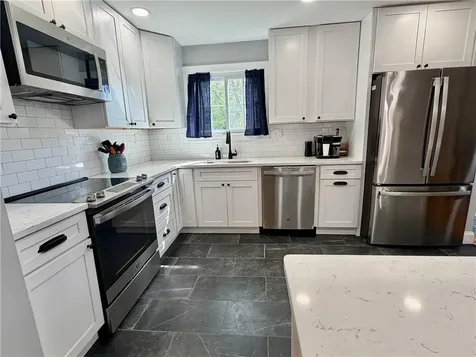 770 Metacom Avenue Bristol RI 02809
