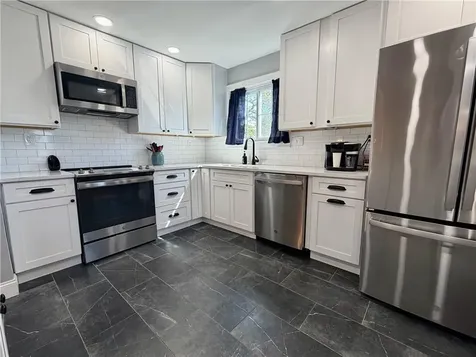 770 Metacom Avenue Bristol RI 02809
