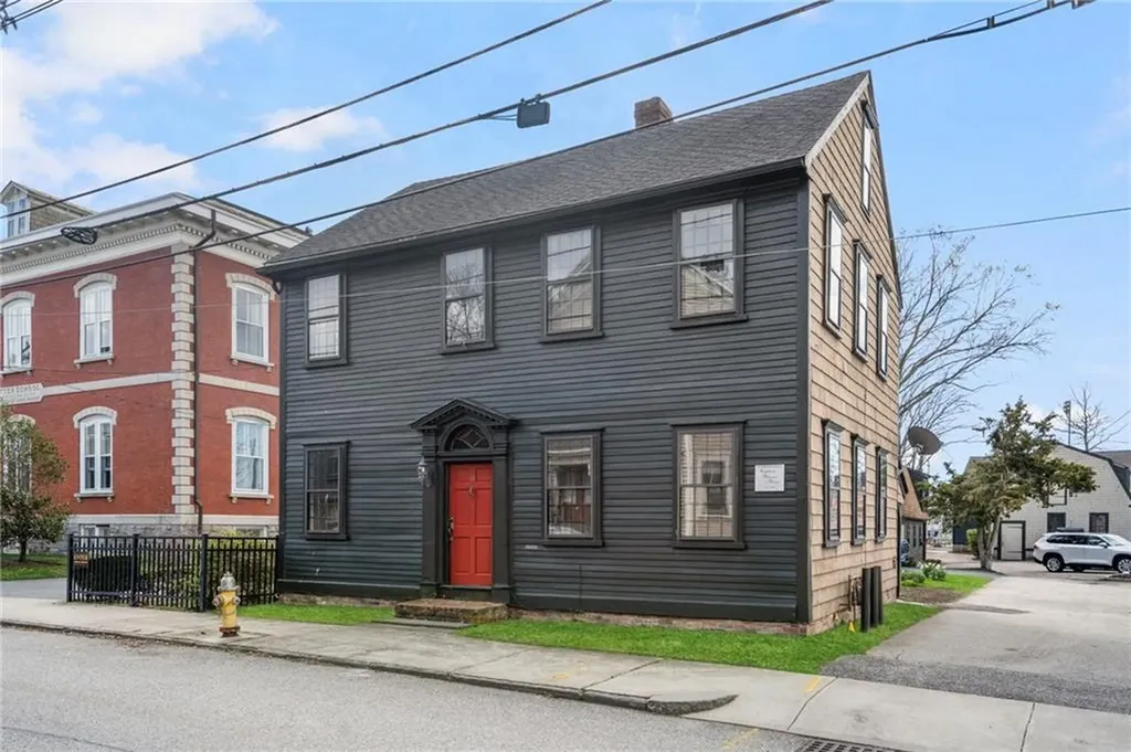 14 Elm Street Newport RI 02840