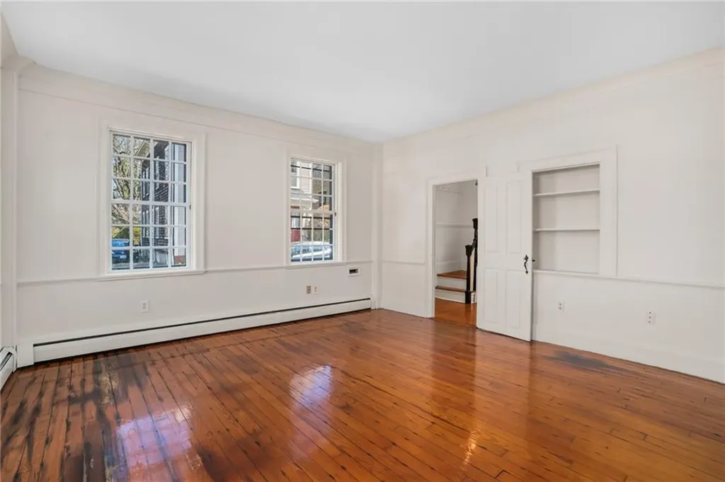 14 Elm Street Newport RI 02840