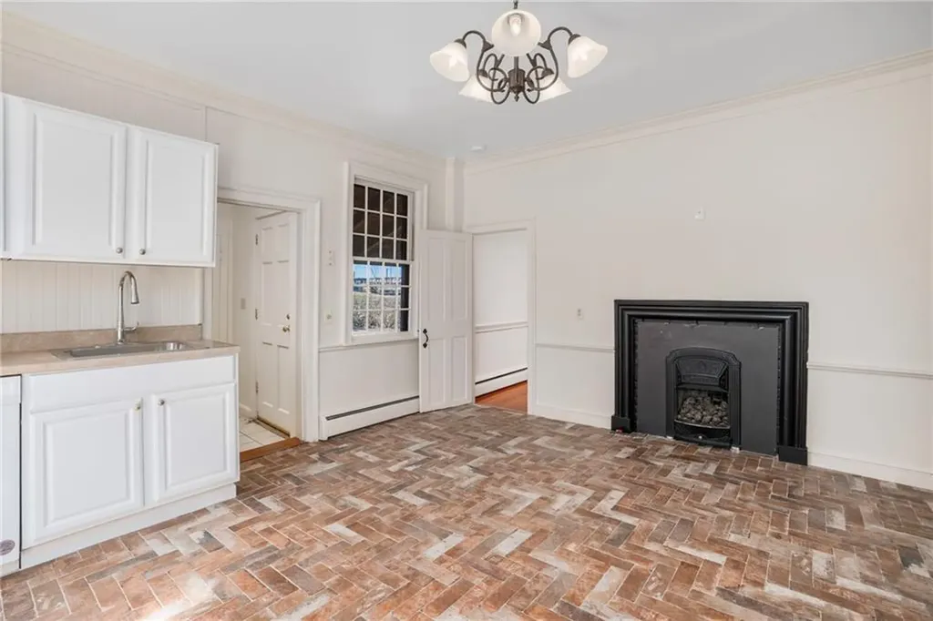 14 Elm Street Newport RI 02840