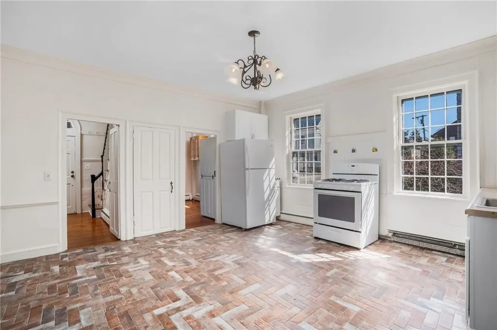 14 Elm Street Newport RI 02840