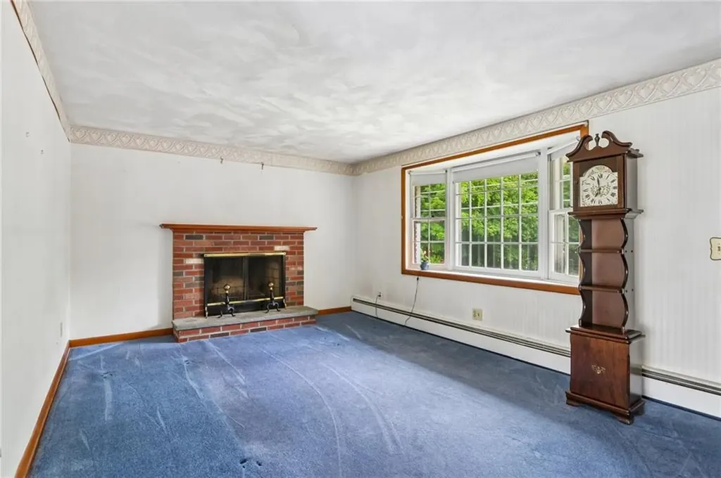 57 Laurel Avenue Coventry RI 02816