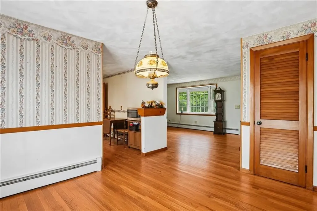 57 Laurel Avenue Coventry RI 02816