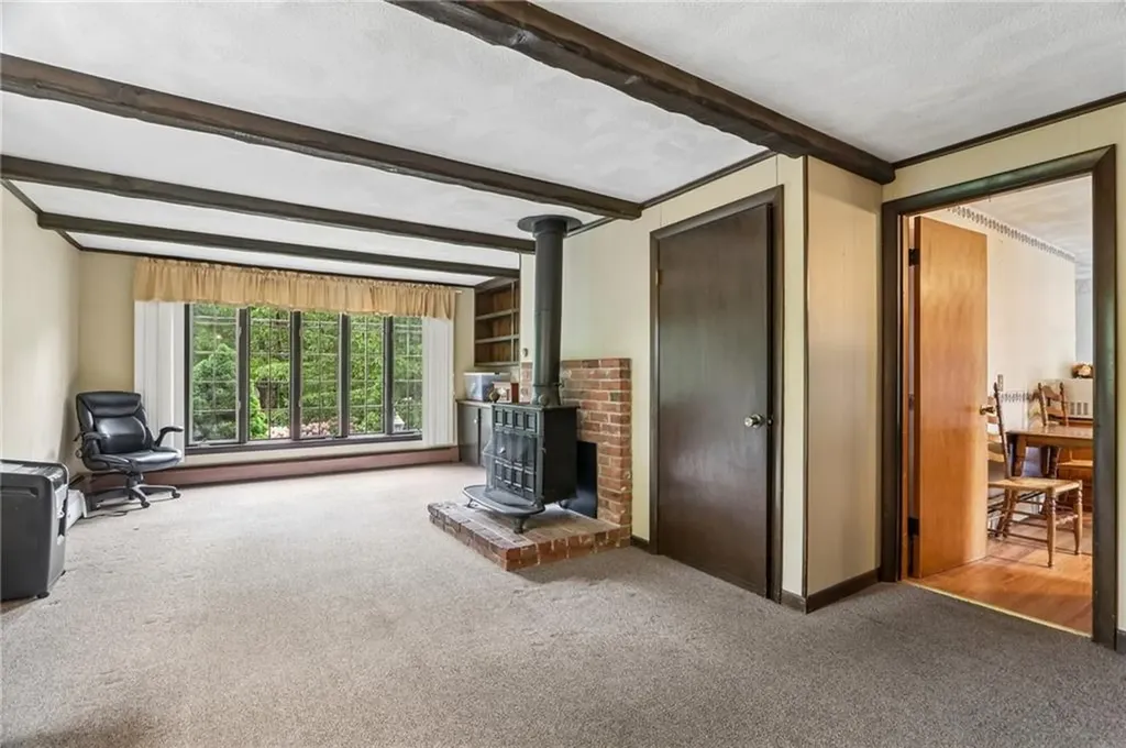 57 Laurel Avenue Coventry RI 02816