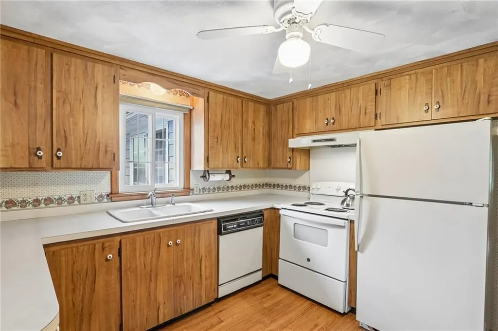 57 Laurel Avenue Coventry RI 02816