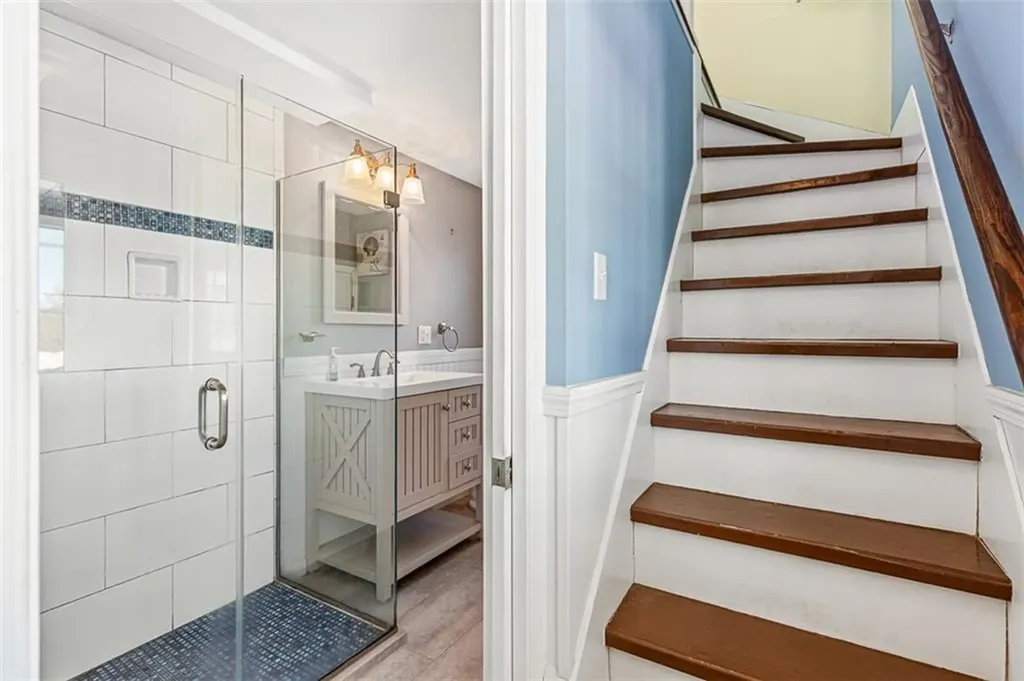 6 Macalder Street Narragansett RI 02882