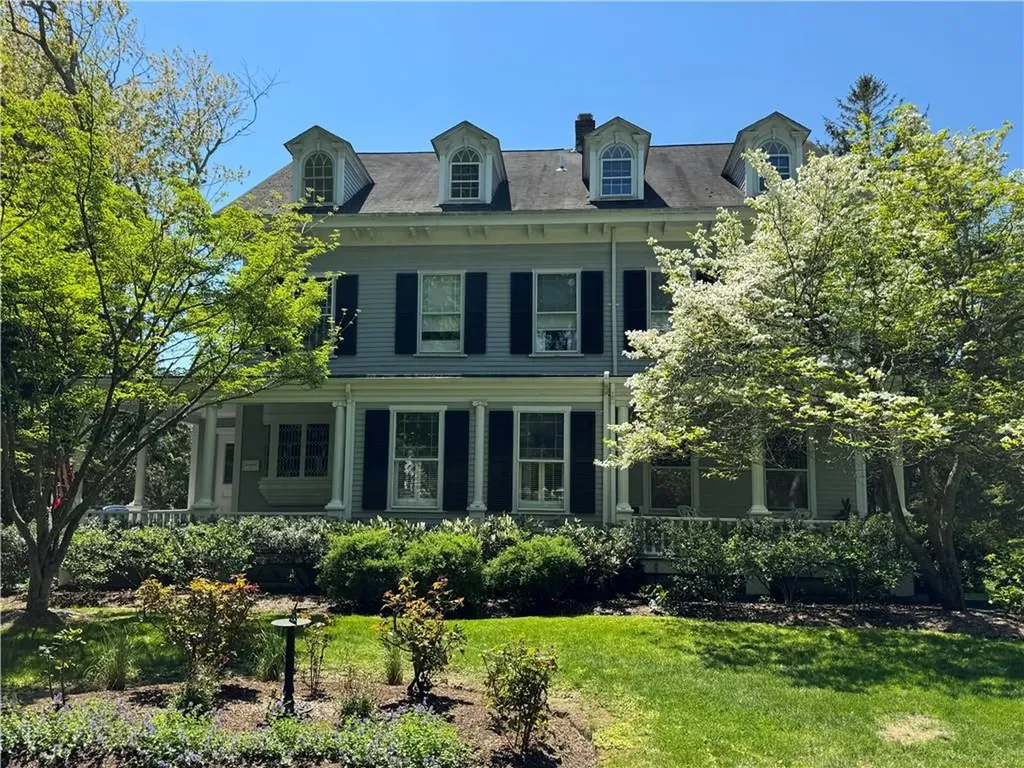 141 Narragansett Avenue Newport RI 02840