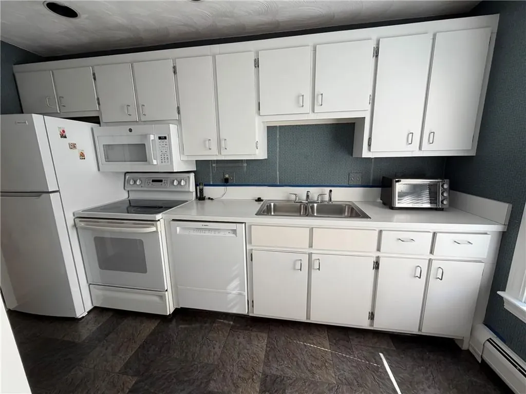 141 Narragansett Avenue Newport RI 02840