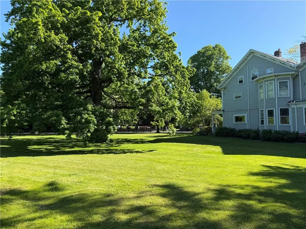141 Narragansett Avenue Newport RI 02840