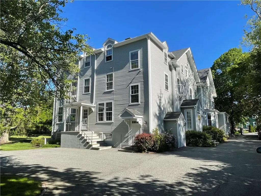 141 Narragansett Avenue Newport RI 02840