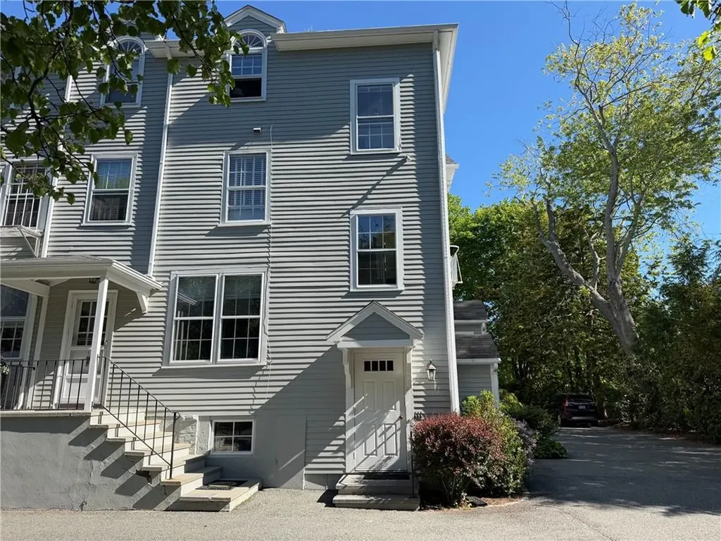 141 Narragansett Avenue Newport RI 02840