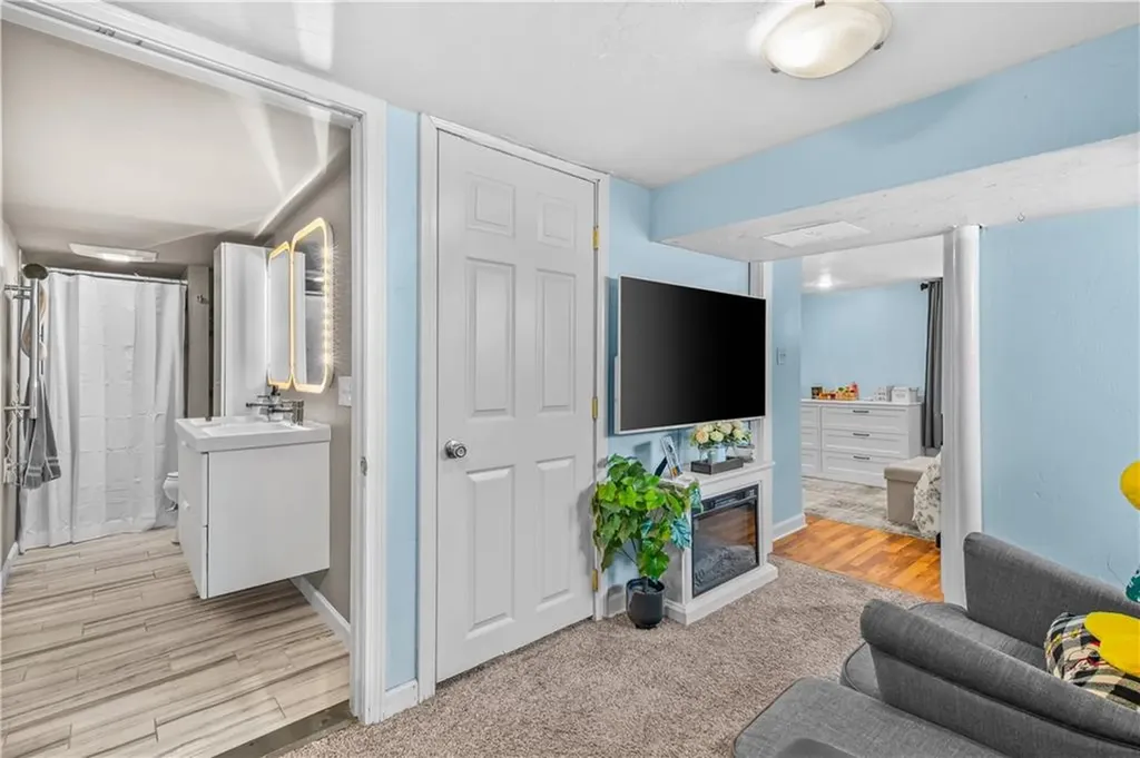 158 Gentian Avenue Providence RI 02908
