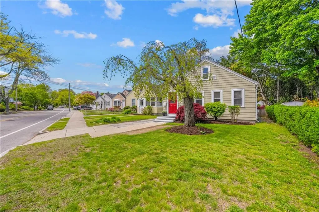 158 Gentian Avenue Providence RI 02908
