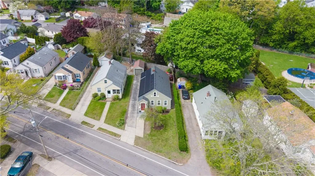 158 Gentian Avenue Providence RI 02908
