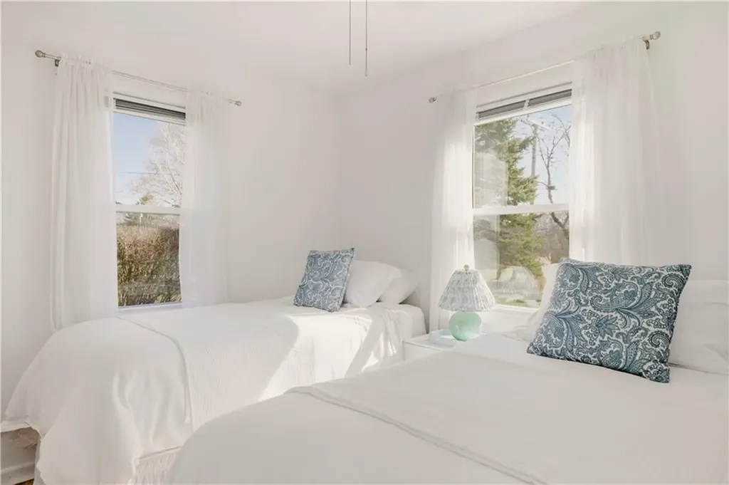 415 Wapping Road Portsmouth RI 02871