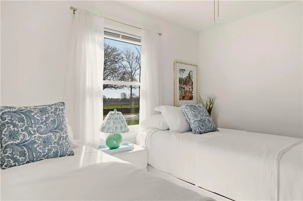 415 Wapping Road Portsmouth RI 02871