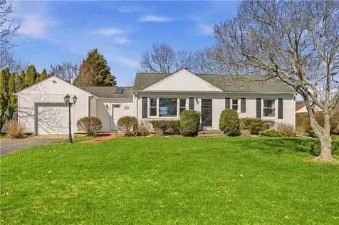 415 Wapping Road Portsmouth RI 02871