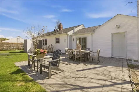 415 Wapping Road Portsmouth RI 02871