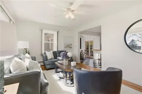 415 Wapping Road Portsmouth RI 02871